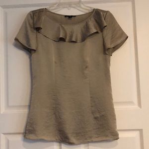 Banana Republic 4 taupe ruffle neck s-sleeve top